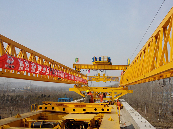 32-250輕軌U梁架橋機(jī)