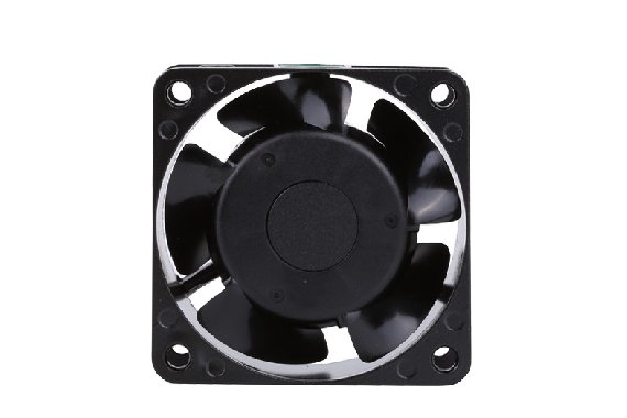 <b>光伏逆變器行業(yè)發(fā)展迅速，進(jìn)一步拓寬三巨電機(jī)散熱風(fēng)扇應(yīng)用空間</b>